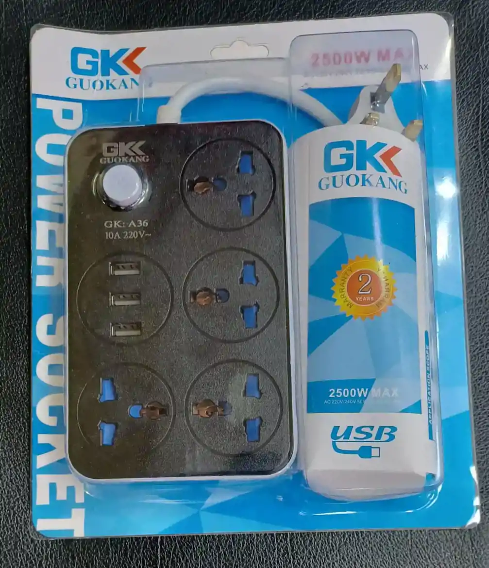 صورة مقبس كهرباء  4 اتجاهات مع 3 منافذ USB